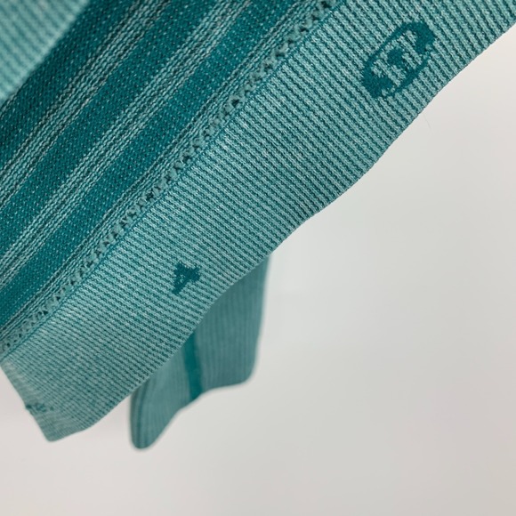 Lululemon Top Women Size 4 Swiftly Tech Teal Stripe Print Long Sleeve Thumbholes - Picture 10 of 13